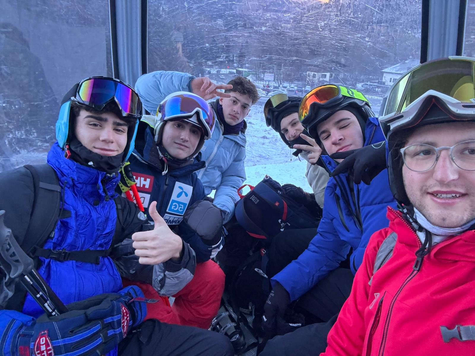 Tre giorni sulla neve tra divertimento e riflessione a Ponte di Legno